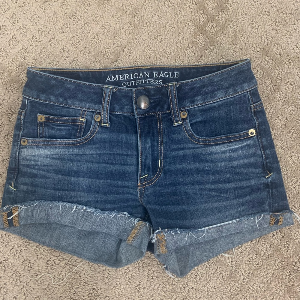 american eagle outfitters medium wash shorts!